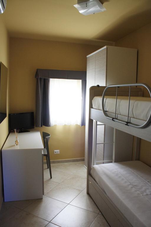 Bed And Breakfast Fly Бари Стая снимка